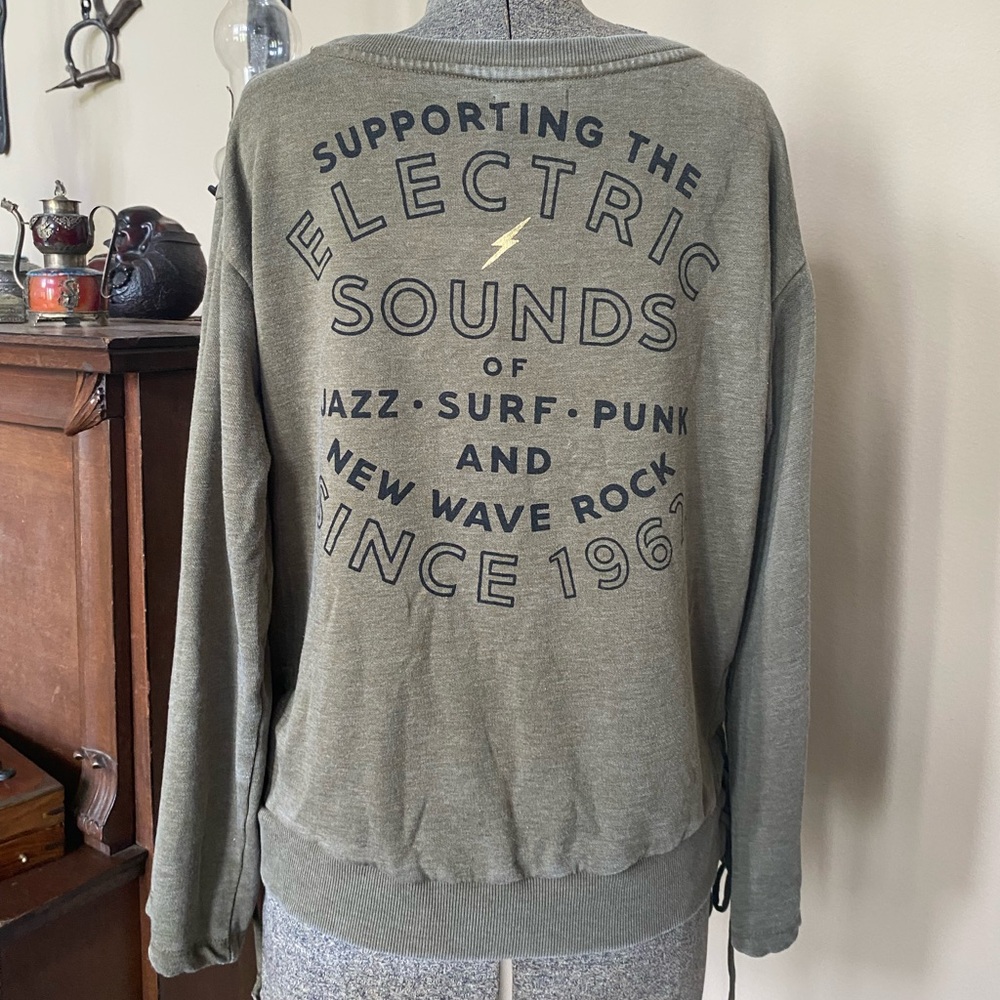 New Lucky Brand "FENDER JAGUAR" Khaki Green Tie Side Sweatshirt
